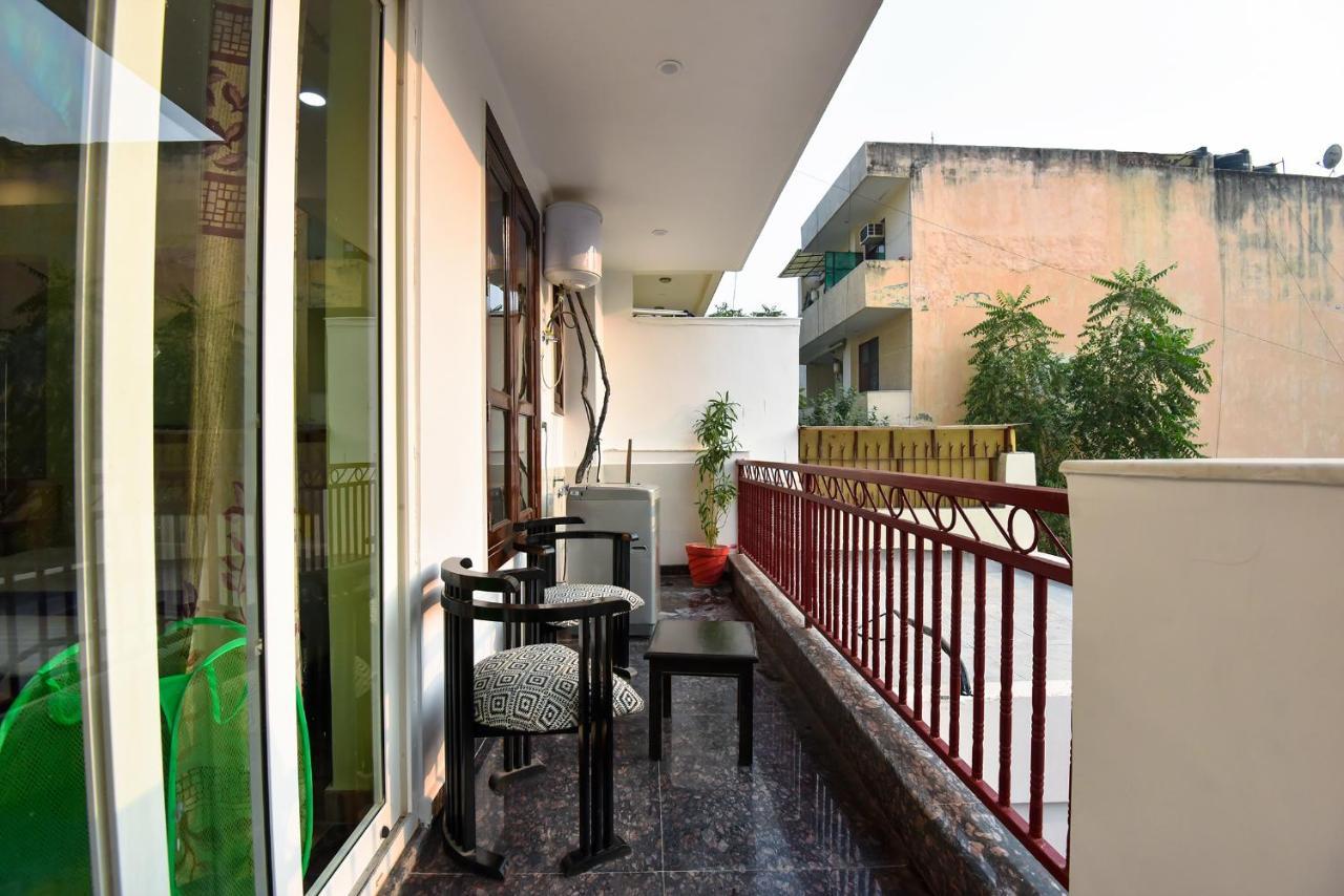 Bedchambers Serviced Apartments, Sector 38 Гургаон Экстерьер фото