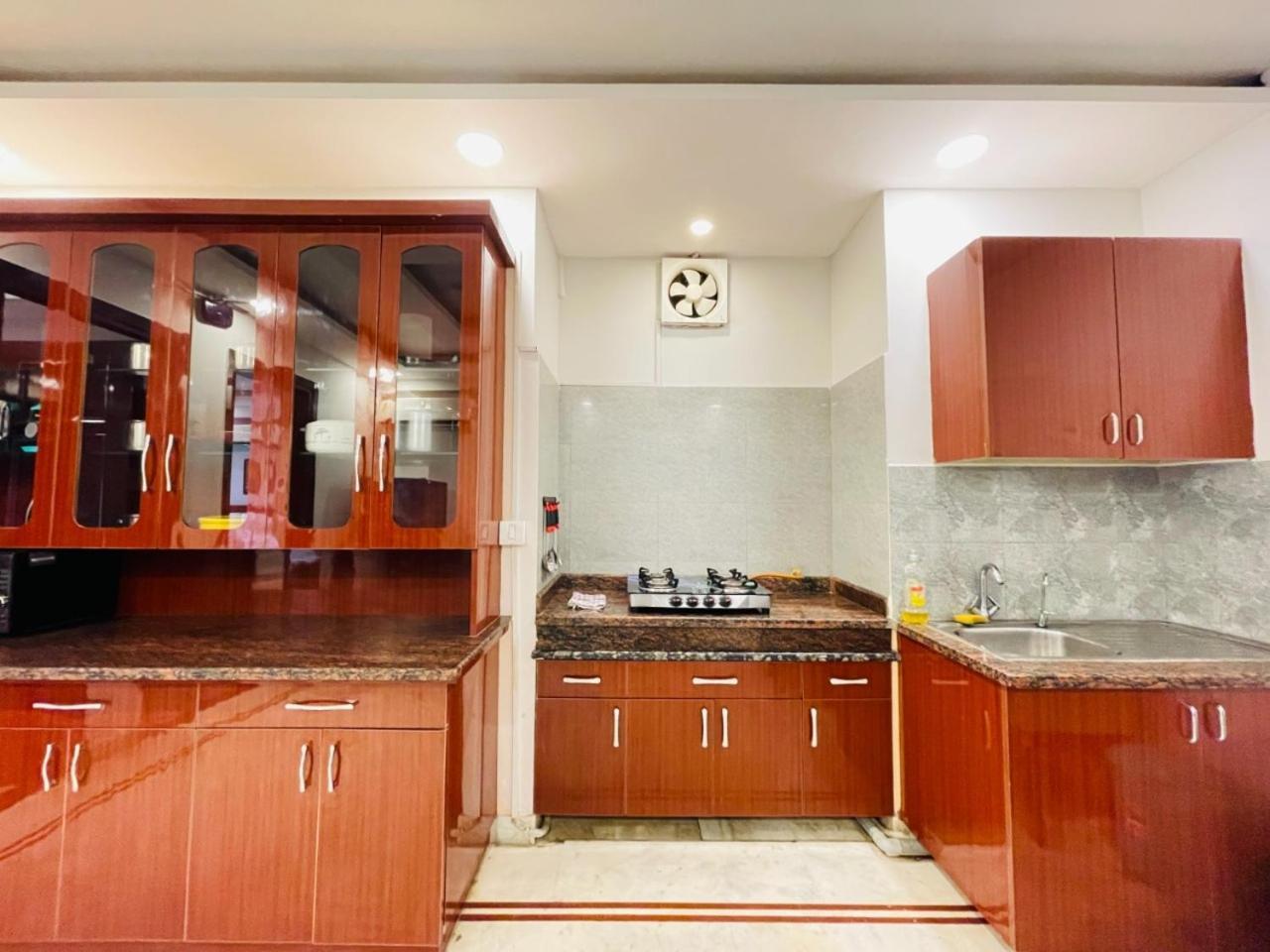 Bedchambers Serviced Apartments, Sector 38 Гургаон Экстерьер фото